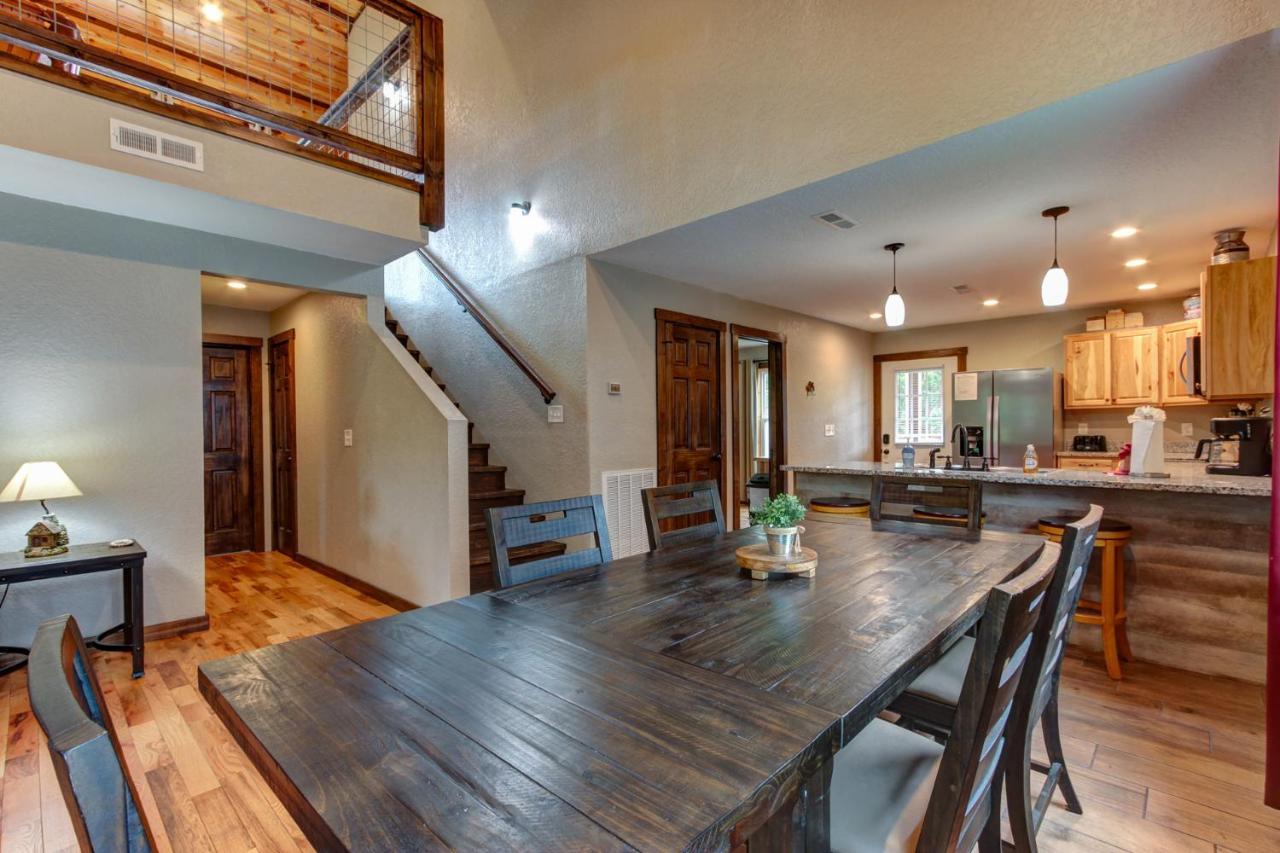 Chalet 3 Master Bedrooms - Sleeps 10 - Location - Game - Hot Tub *